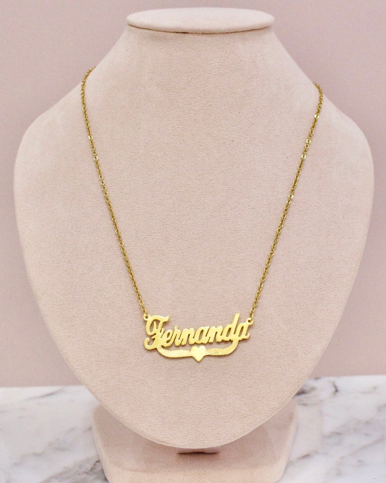 COLLAR CON NOMBRE PERSONALIZADO CON CORAZÓN