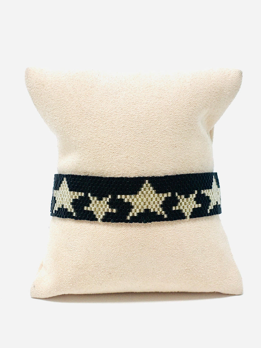 PULSERA TEJIDA ESTRELLAS